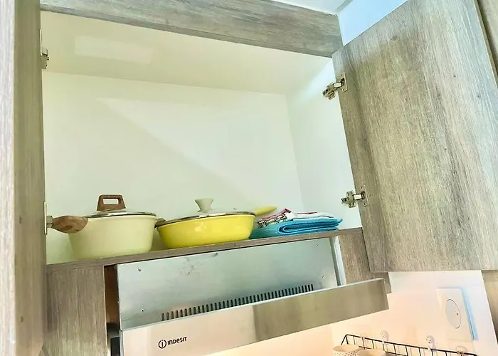 Apartment 1br Near Megamall, Boni & Shaw Mrt Station Manila